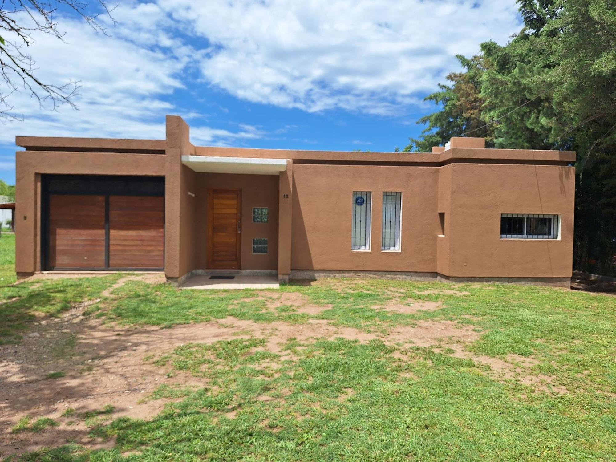 Casa Frente Dique Piedras Moras *